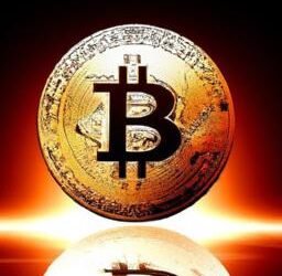 Bitcoin se opět dostal do červených čísel, když analytici varují, že 60 000 USD je „spouštěč likvidace